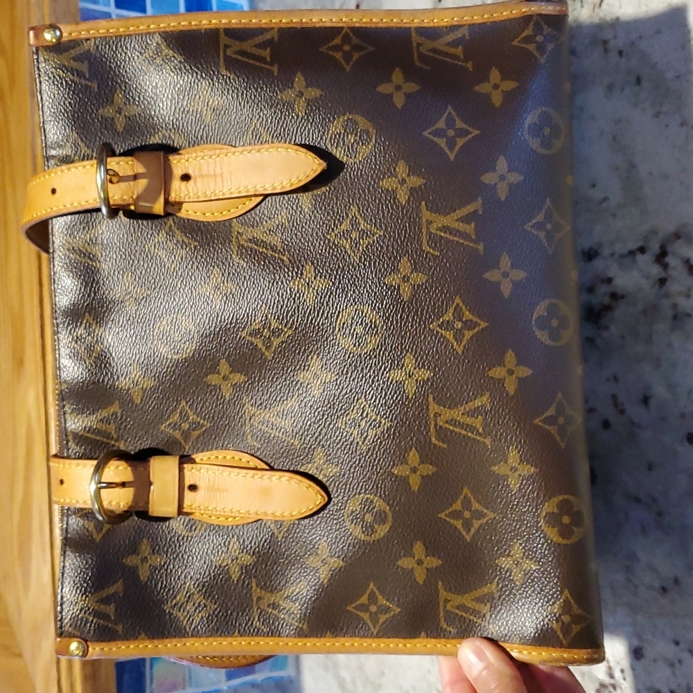 Louis vuitton bag